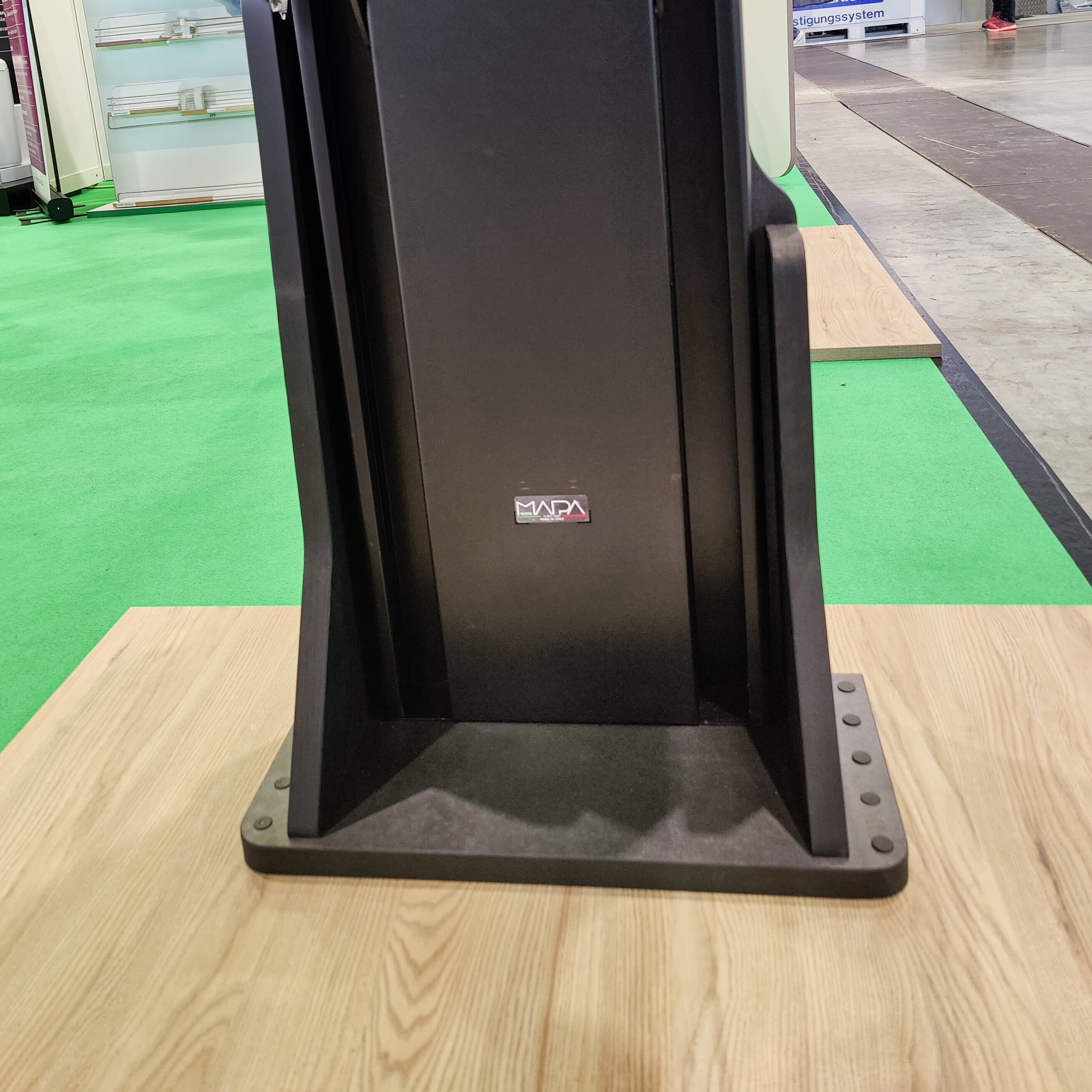 Zwevende tafel voor bestelwagens en campers