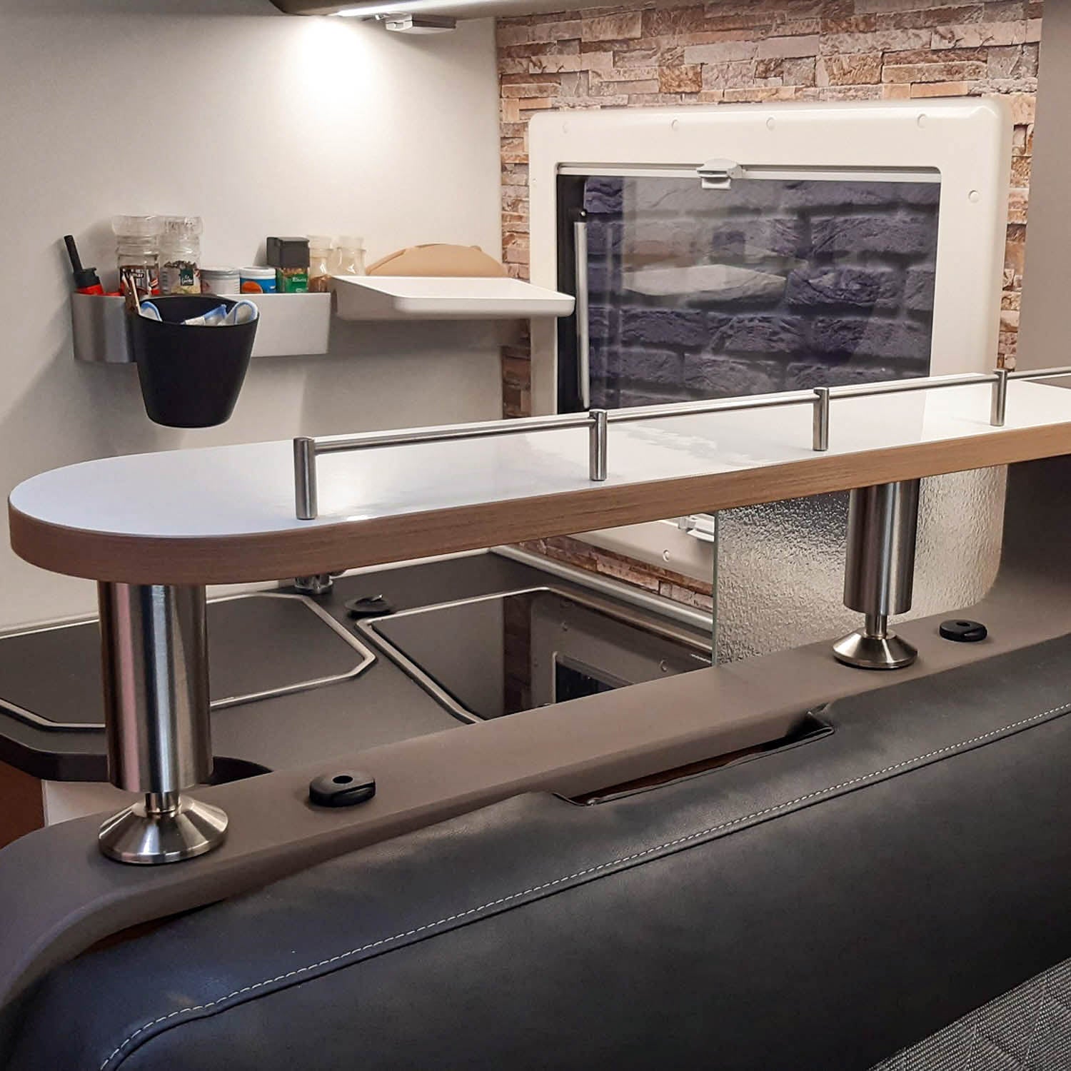 3072 Legplank voor Adria XL-modellen - hoogglans wit met rand in kersen/havana / met railing