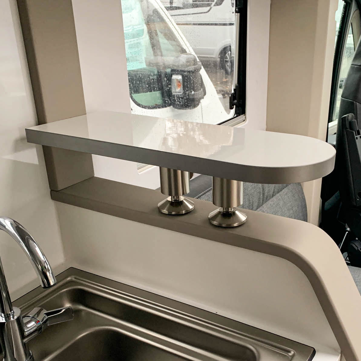 3032 Legplank voor Adria DL-modellen - Hoogglans wit met rand in grijs/antraciet / zonder railing