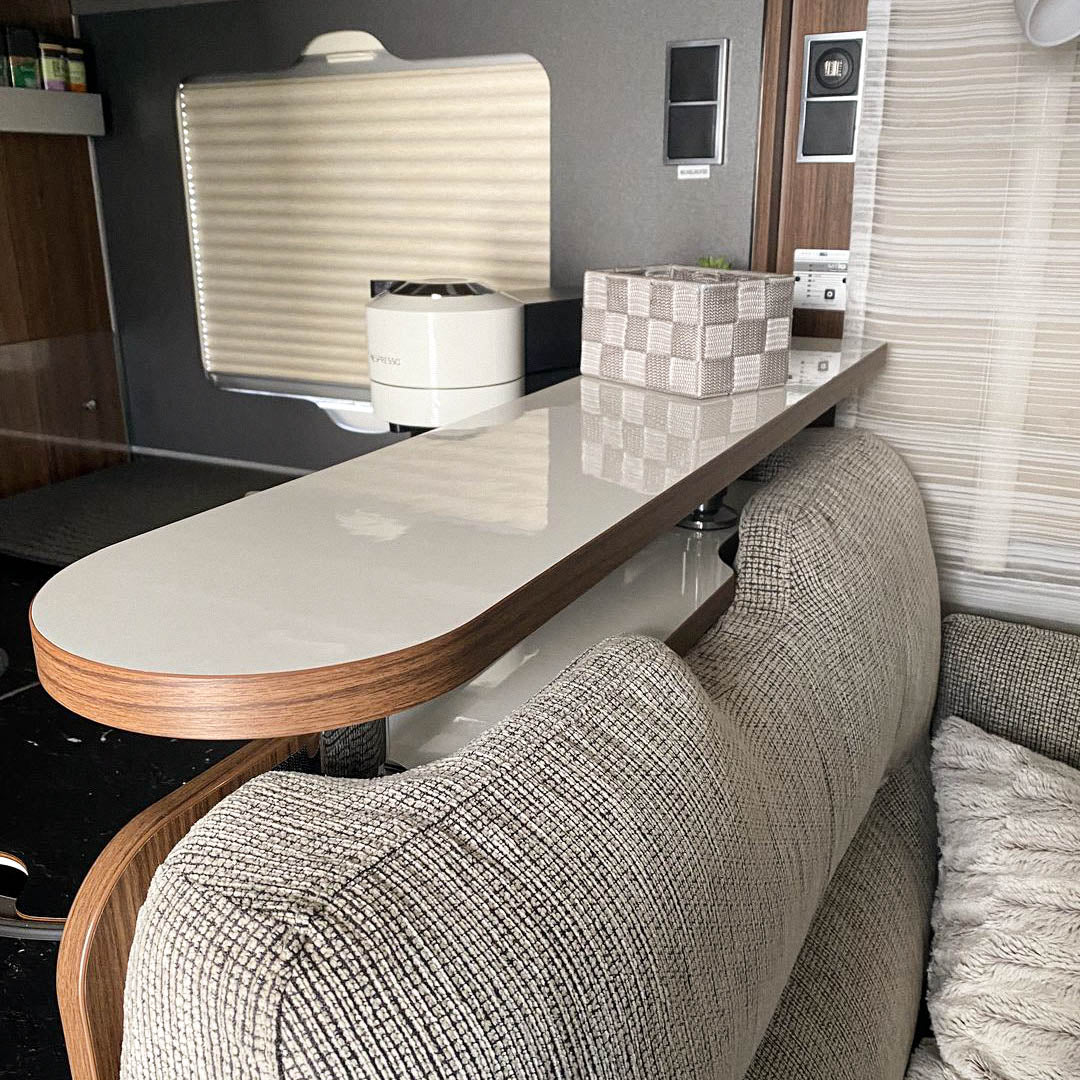 3046-2-delig opbergrek voor Hymer-modellen - hoogglans wit met rand in Madison walnoot / zonder reling