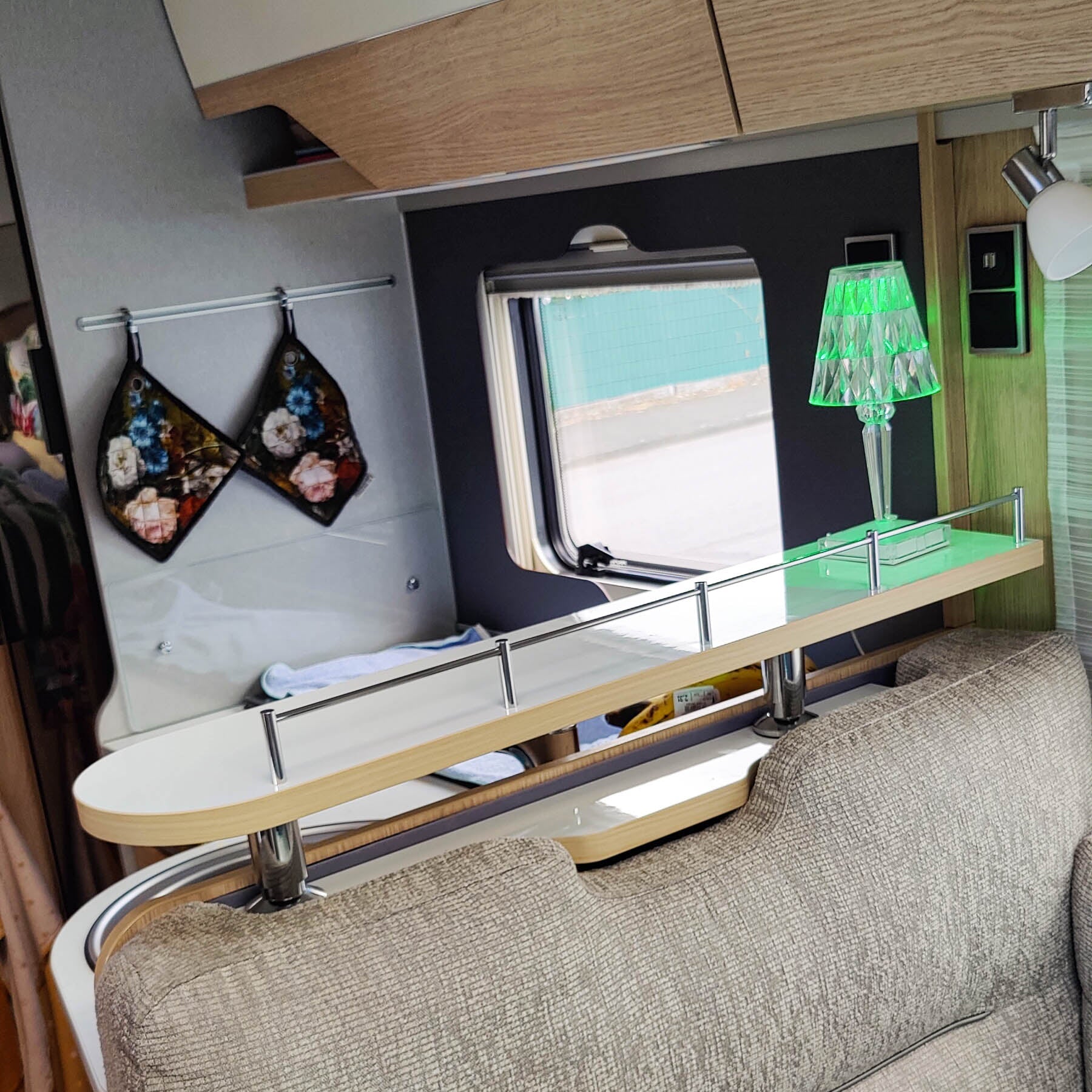 2-delige opbergplank voor Hymer-modellen