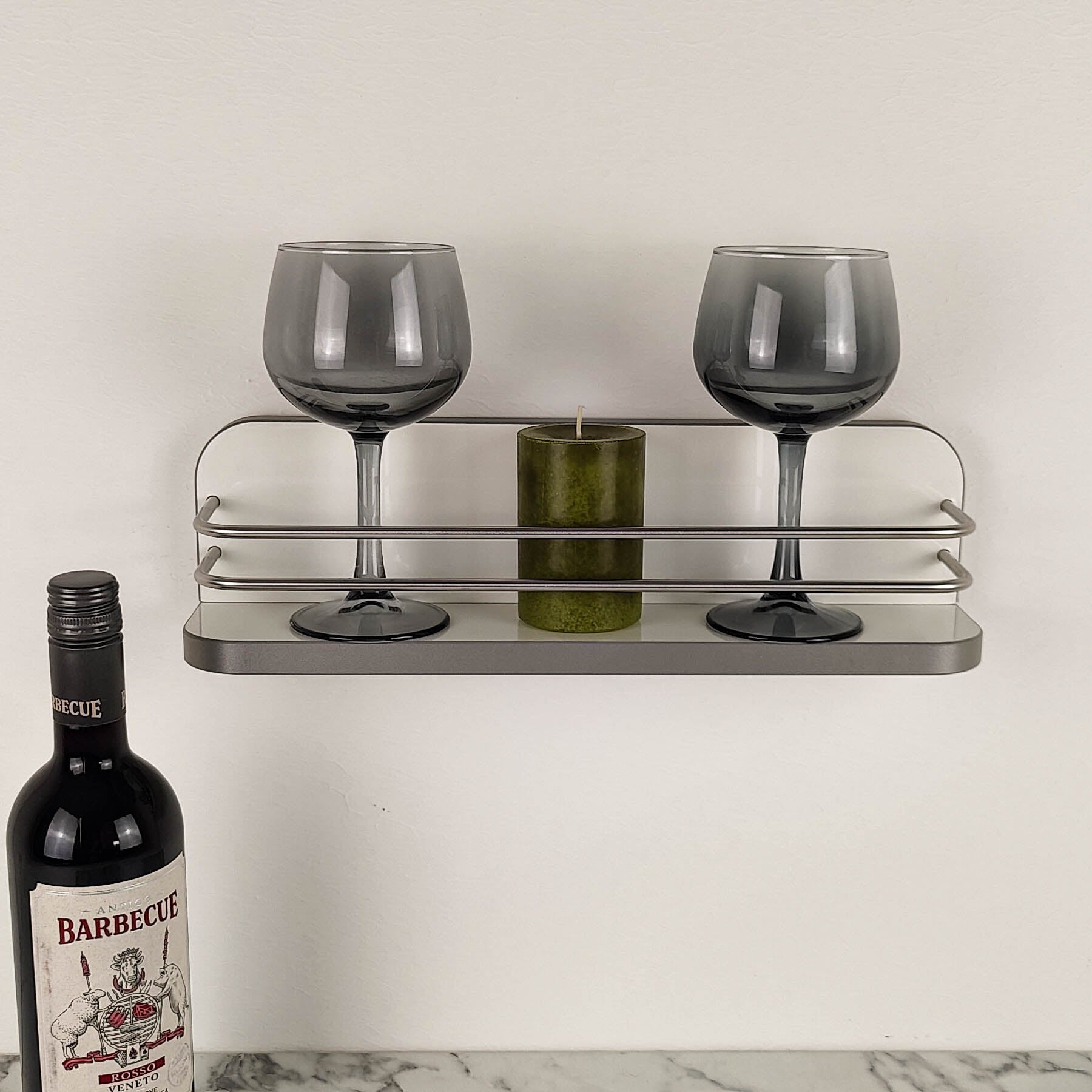 #kleur_hoogglans wit met rand in grijs/antraciet en rvs reling