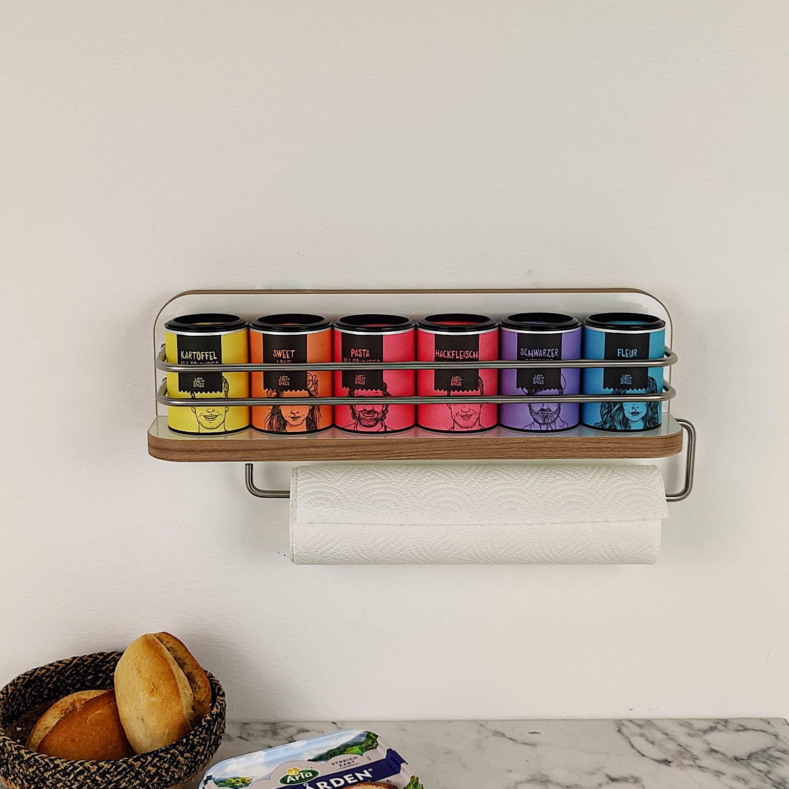 #kleur_hoogglans wit met rand in kersen/havana en rvs reling