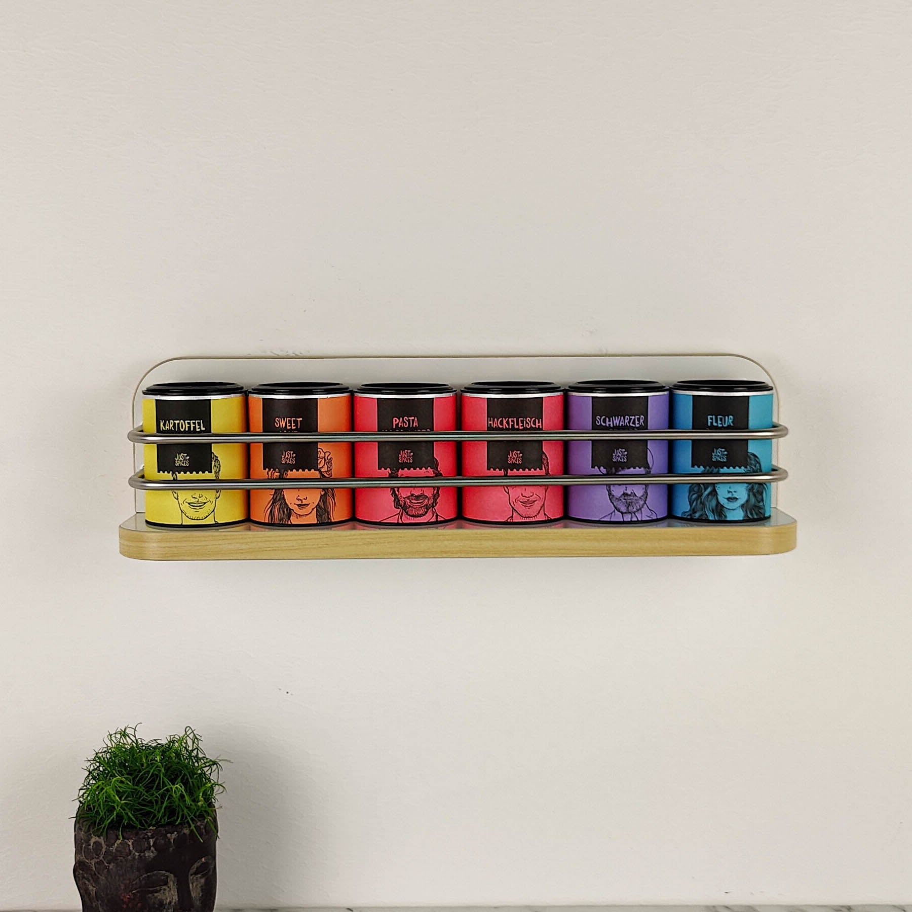 #kleur_hoogglans wit met rand in licht esdoorn en rvs reling