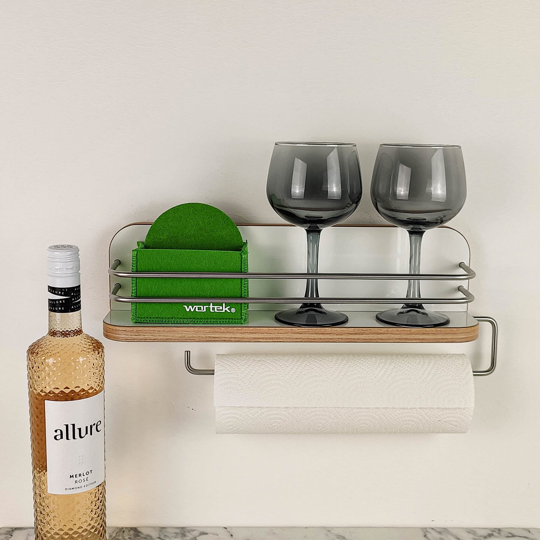 #kleur_hoogglans wit met rand in iepen Salisbury en rvs reling