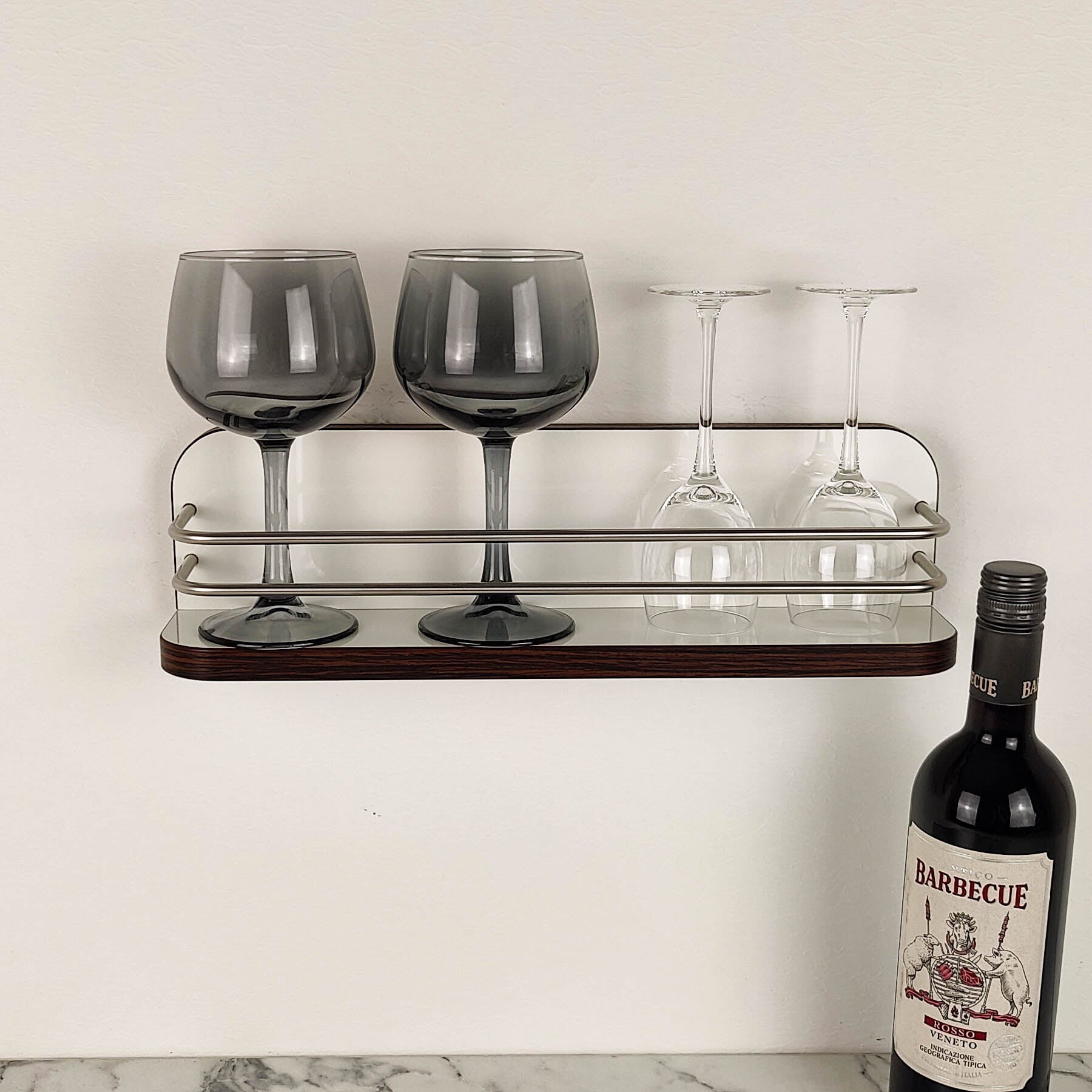 #kleur_hoogglans wit met rand in Wengé Classic en rvs reling