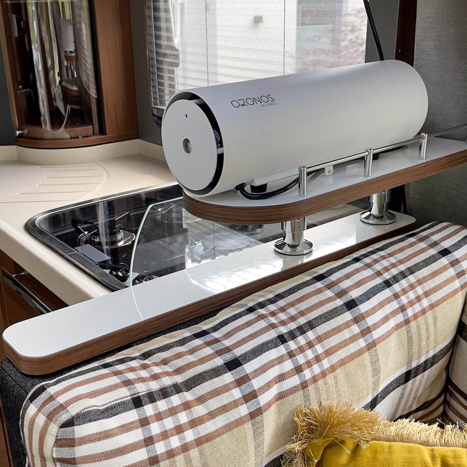 Niesmann en Bischoff opbergbord met Ozonos