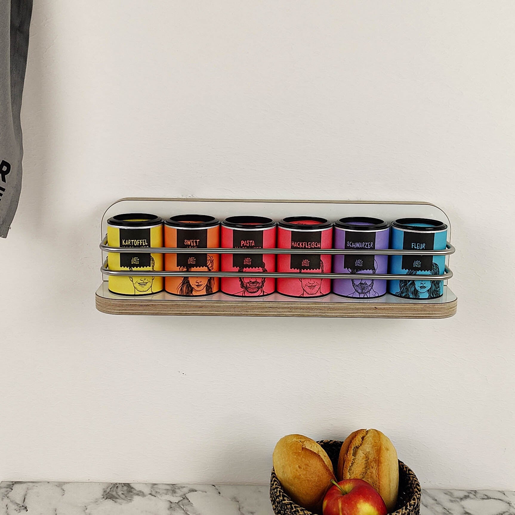 #kleur_hoogglanswit in berken (multiplex) en rvs reling