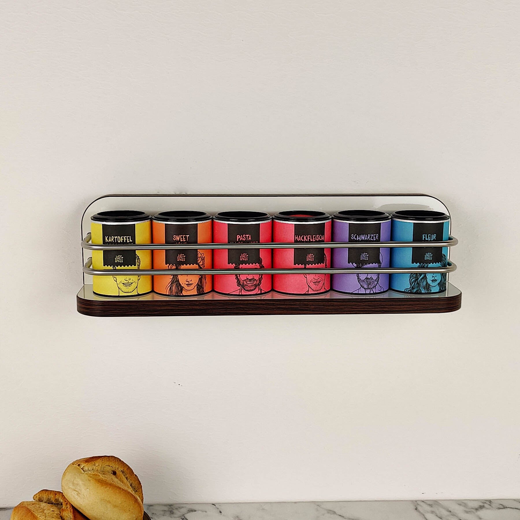 #kleur_hoogglans wit met rand in Wengé Classic en rvs reling