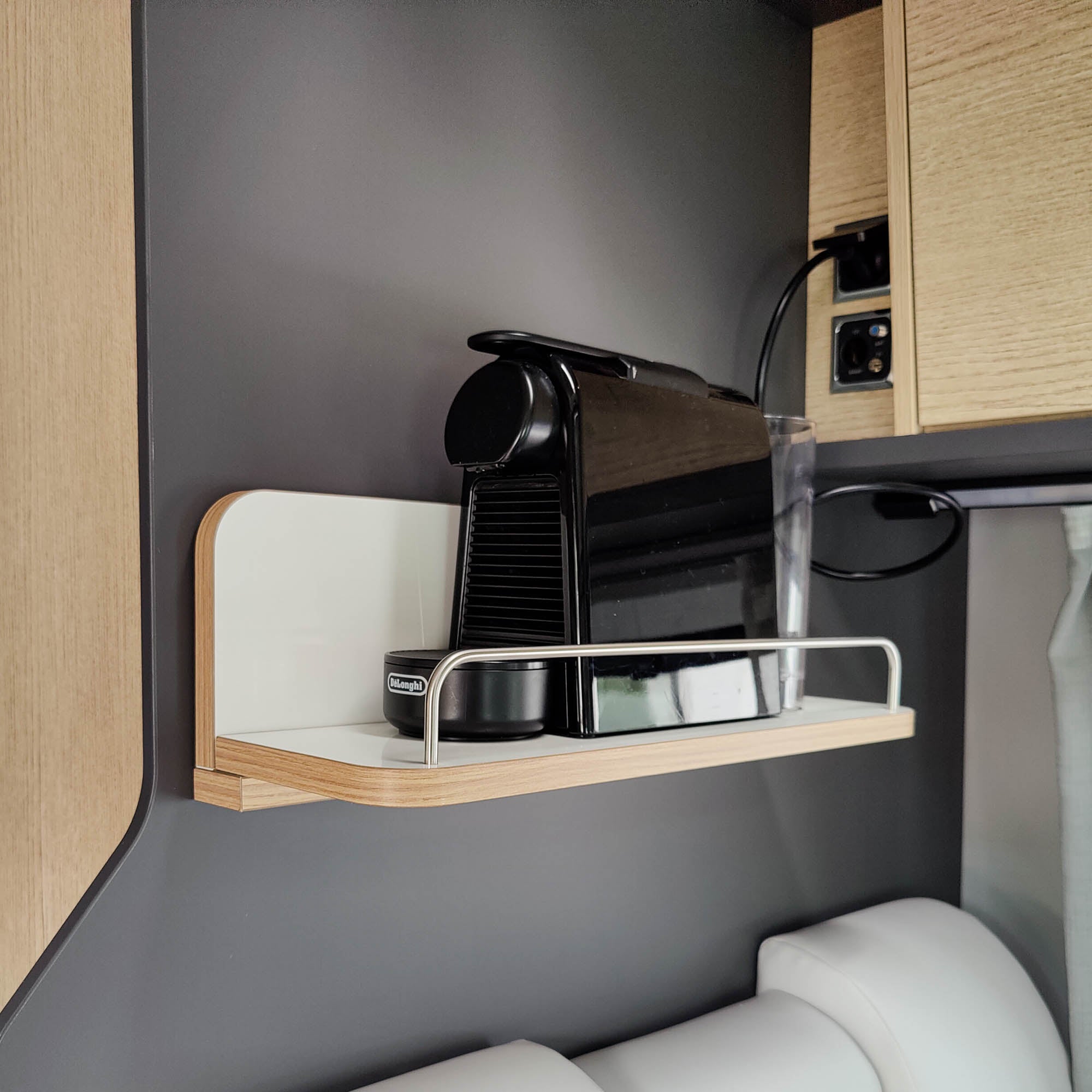 Plug-in camperplank met reling