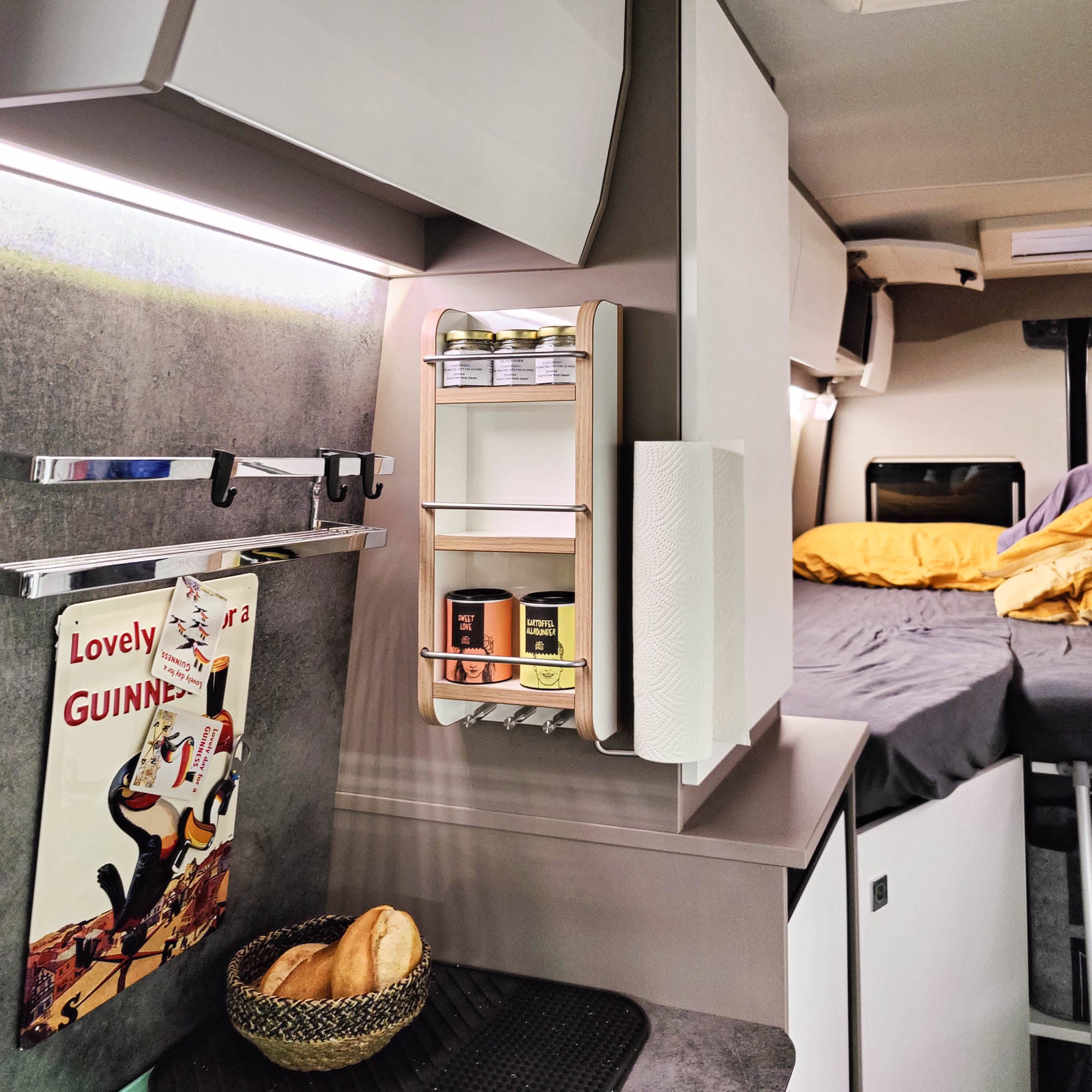 #kleur_hoogglans wit met rand in iep Salisbury