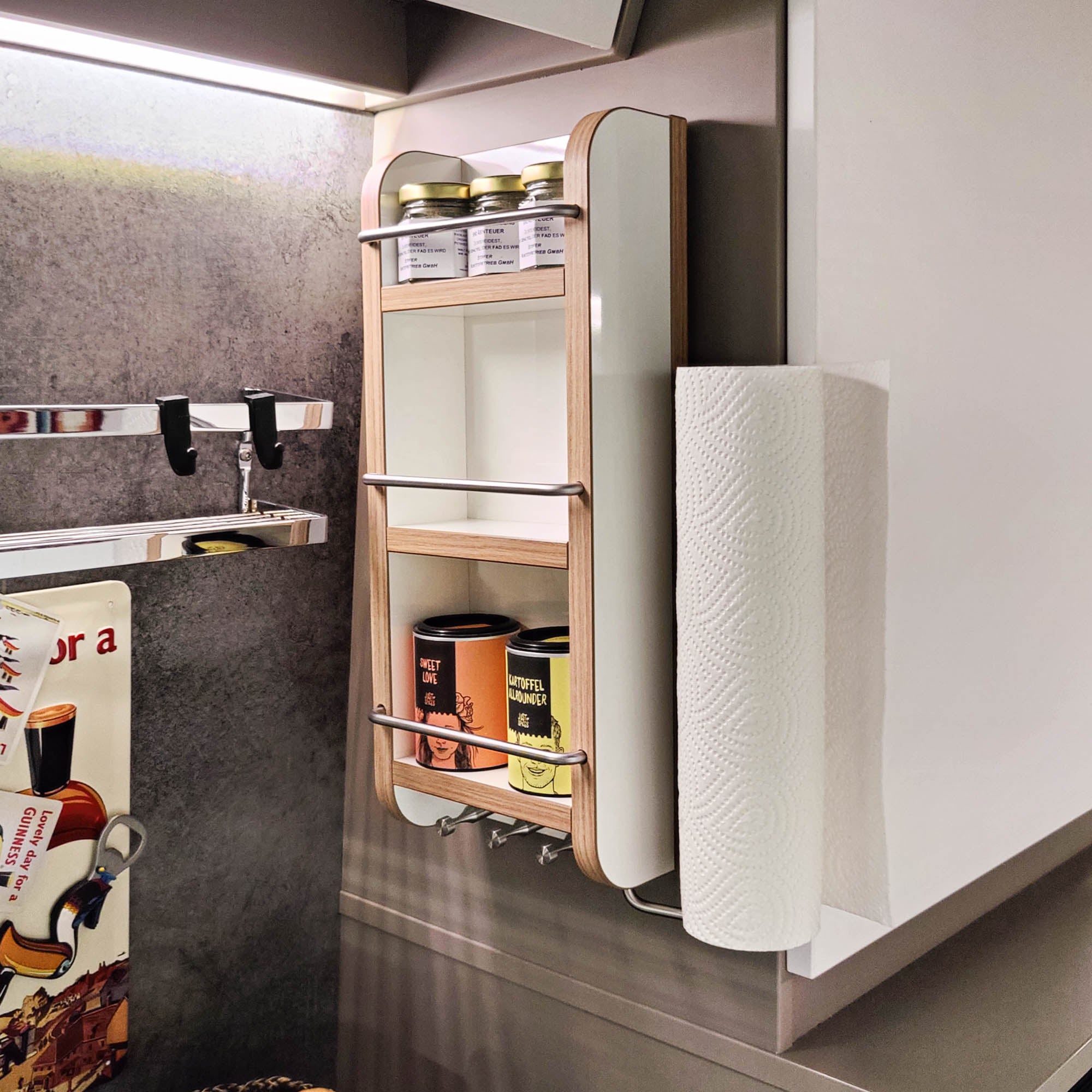 #kleur_hoogglans wit met rand in iepen Salisbury en rvs reling