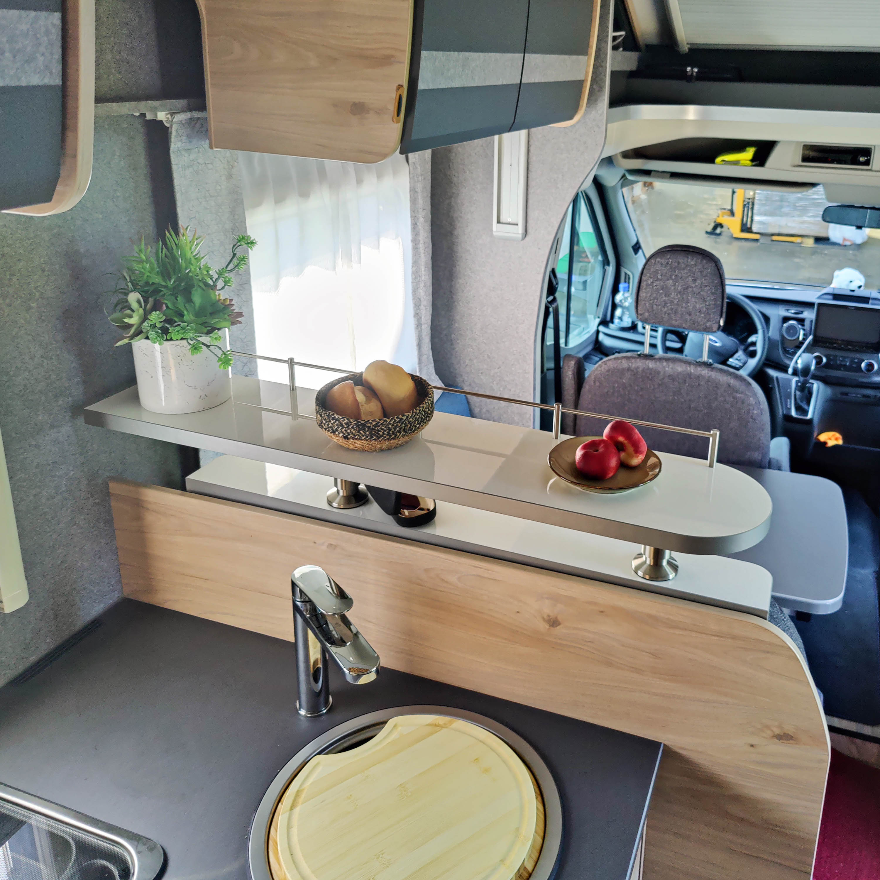 Opbergvak voor Etrusco vanaf modeljaar 2023 op Ford-basis