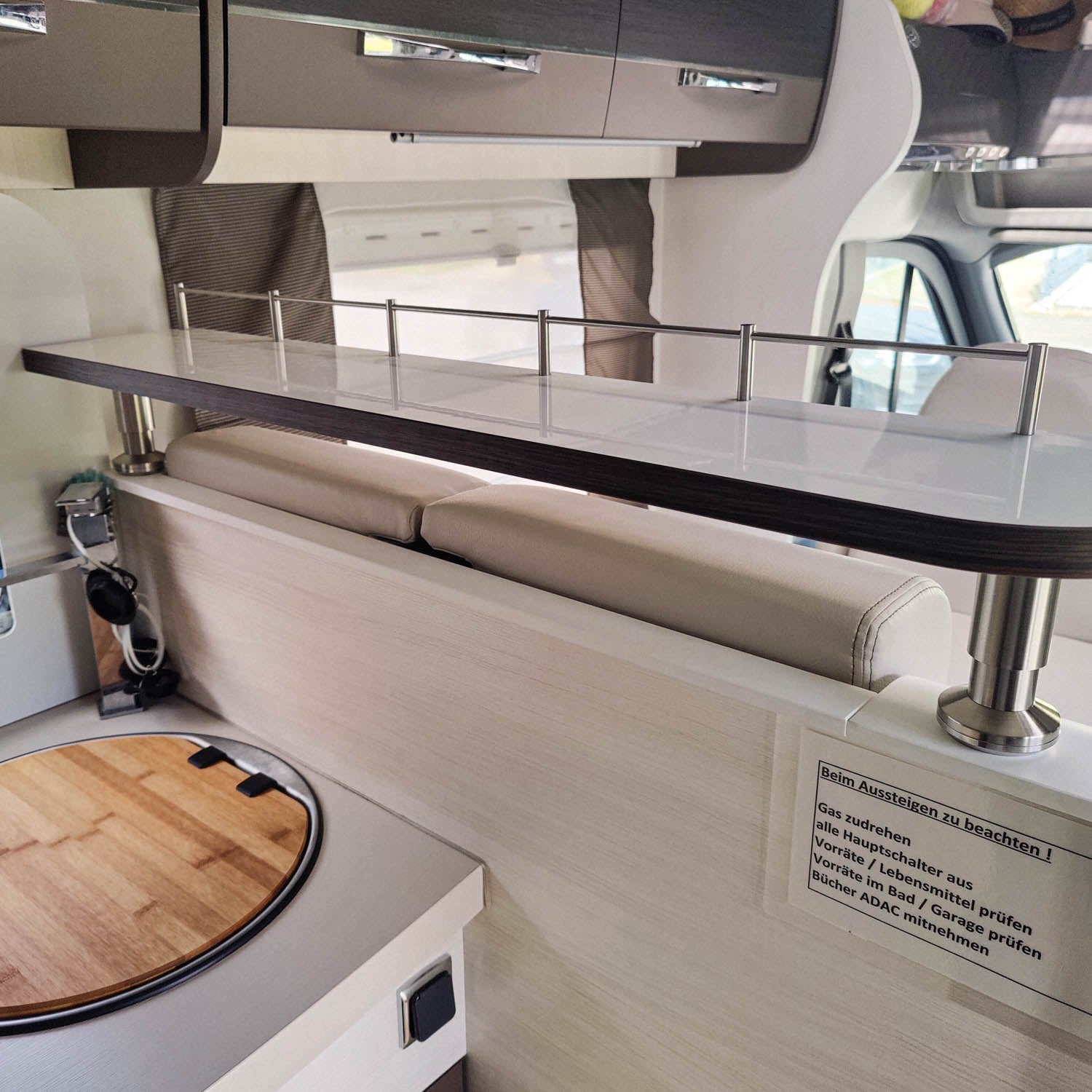 Opbergbord voor Chausson modellen