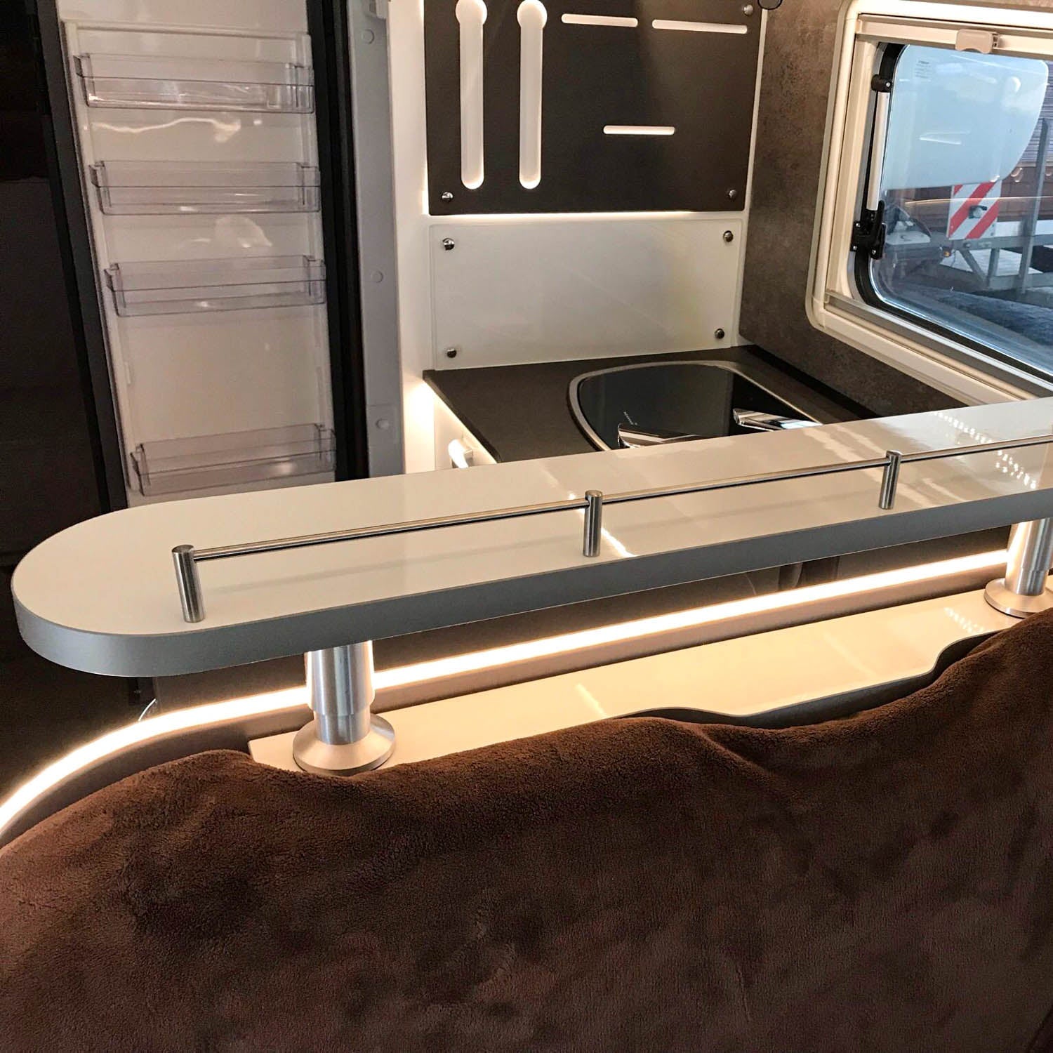 2-delige opbergplank voor Dethleffs Trend vanaf modeljaar 2023