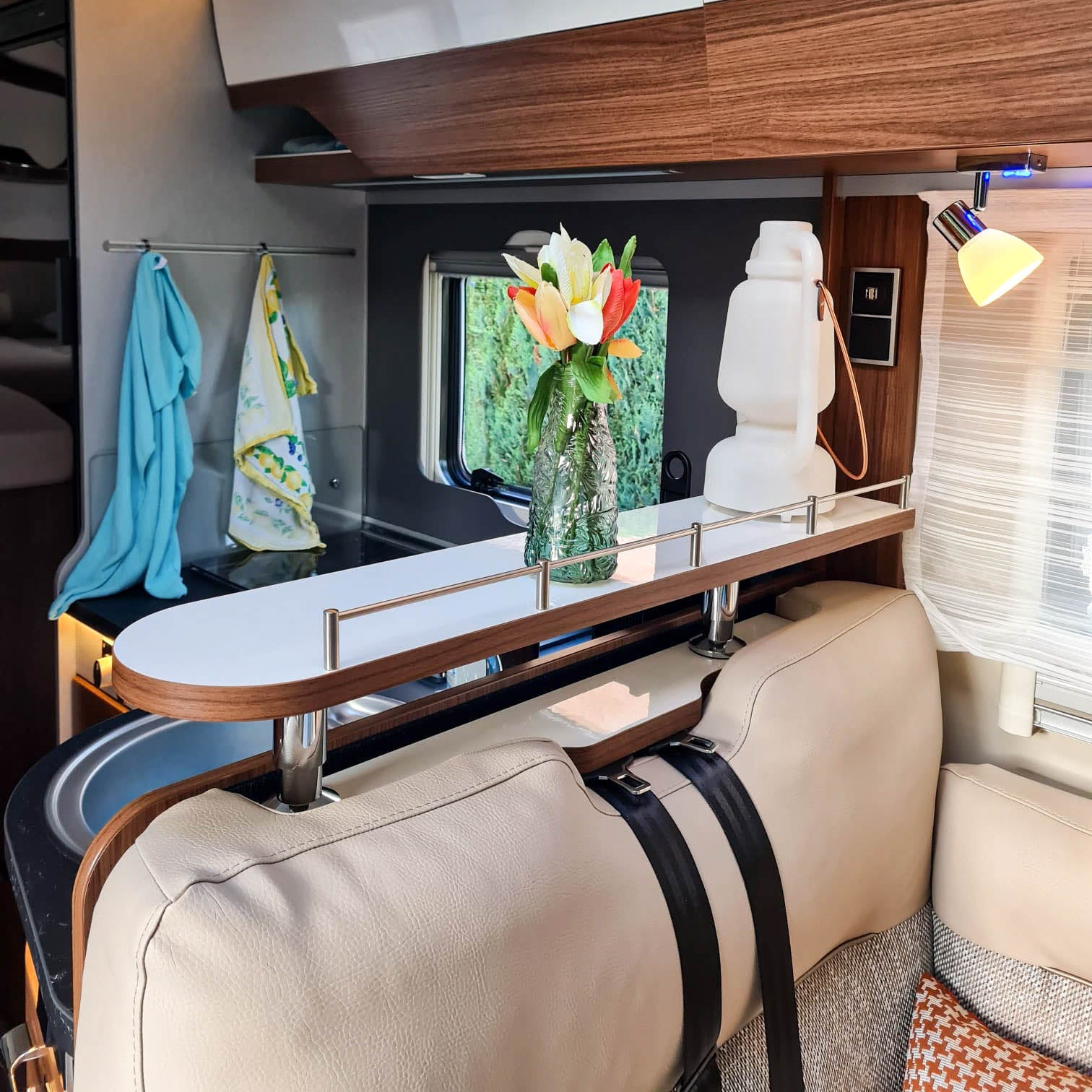 2-delige opbergplank voor Hymer-modellen