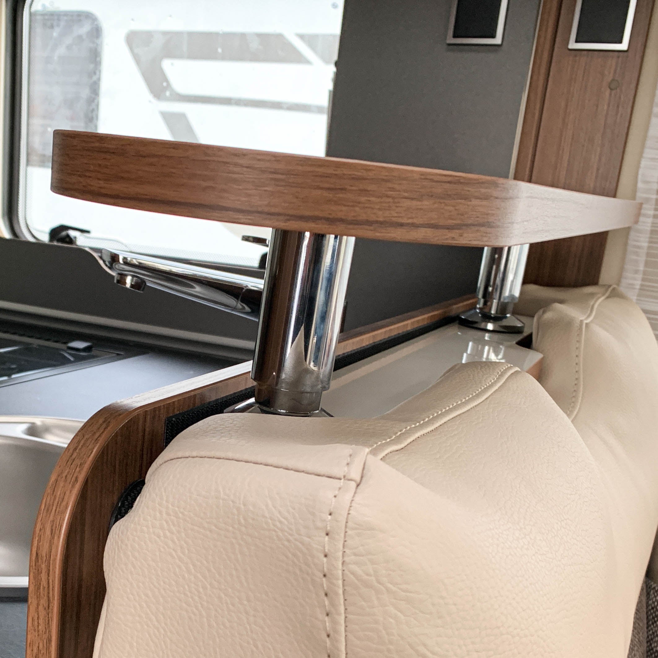 2-delige opbergplank voor Hymer-modellen