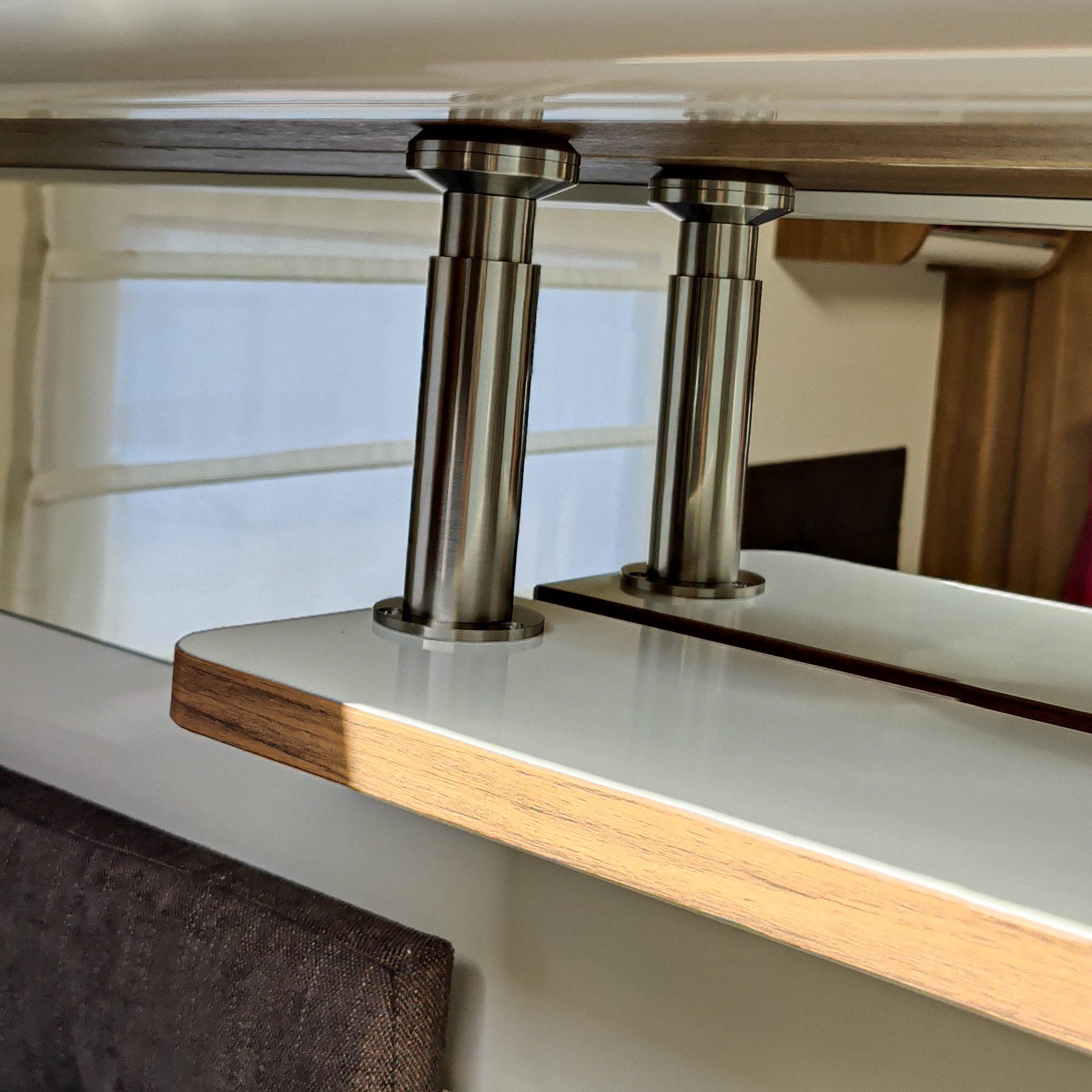 #kleur_hoogglans wit met rand in Madison Walnut