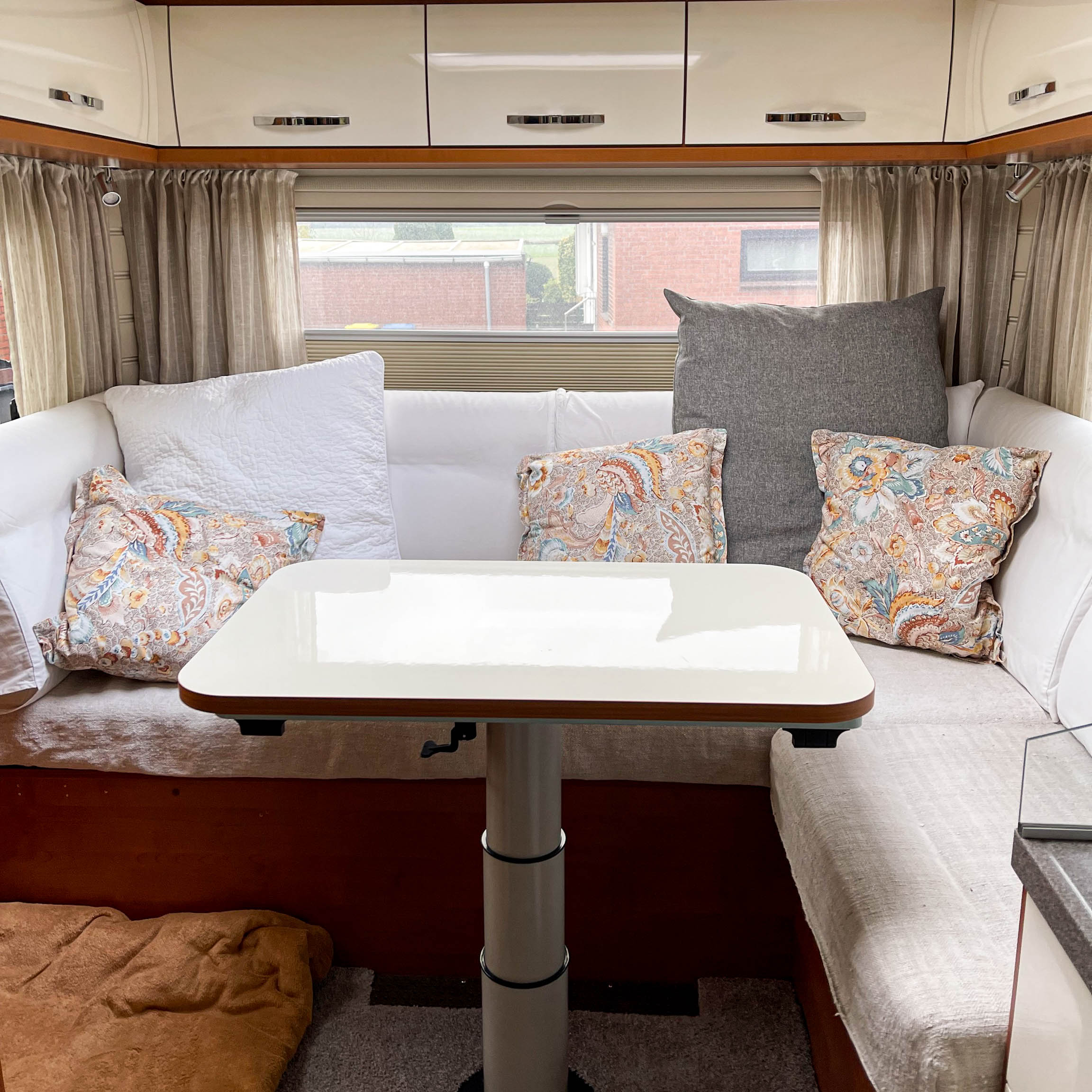 Vrij configureerbaar tafelblad voor campers, caravans, campers