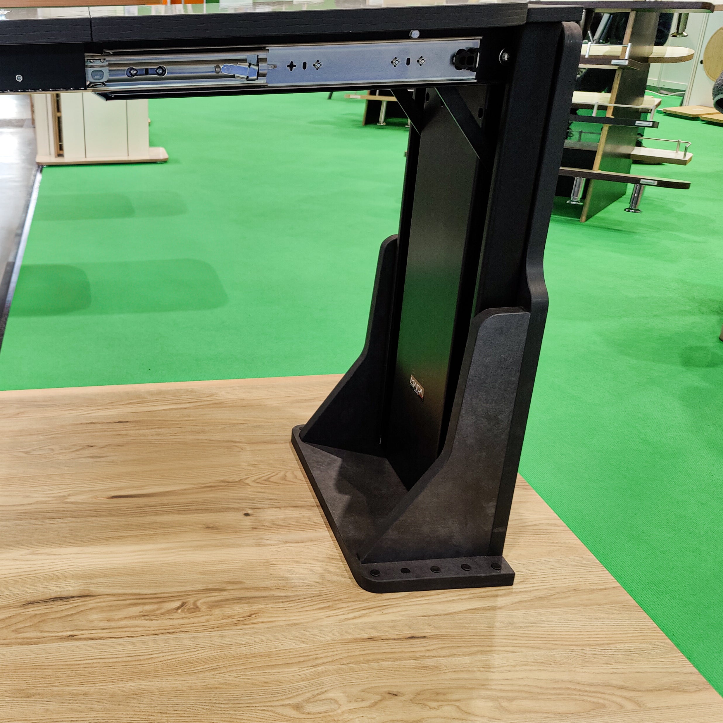 Zwevende tafel voor bestelwagens en campers